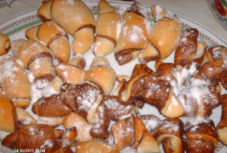 Cornuri in doua culori