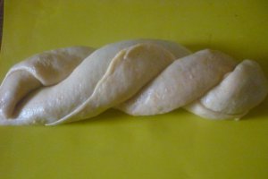 Cozonac cu stafide si cacao