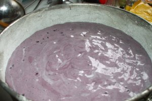 Tort de ciocolata, vanilie si fructe