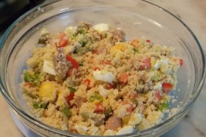 Salata de cus-cus cu pui si legume