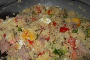 Salata de cus-cus cu pui si legume