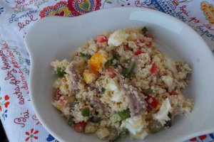Salata de cus-cus cu pui si legume