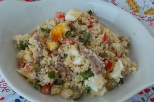 Salata de cus-cus cu pui si legume