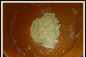 Briose cu ciocolata amara