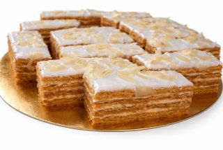 Desert prajitura cu foi, miere si crema de lamaie