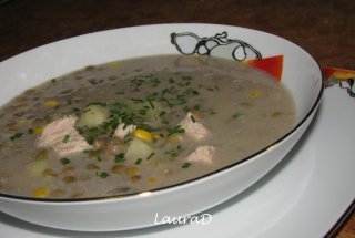 Chowder cu piept de curcan, linte verde si porumb