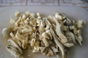 Ciuperci cu urzici la cuptor