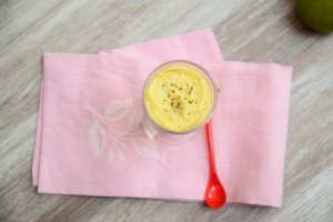 Smoothie de mango cu lapte de cocos si seminte chia