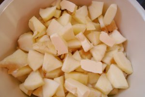 Muschi de porc cu sos de mere si legume sote