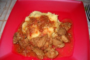 Carne cu sos
