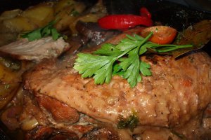 Friptura de curcan in sos de vin cu gutui/mere