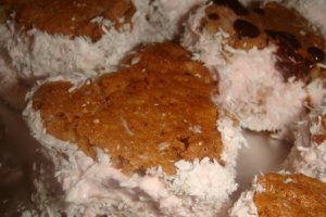 Inimioare cu crema de capsuni