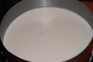 Tort panna cotta cu jeleu de capsuni