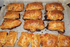 Pateuri cu piept de pui si crema de branza