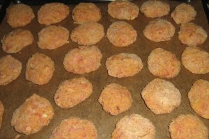 Chiftelute picante la cuptor