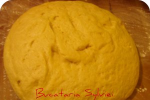 Cozonac pufos cu ciocolata