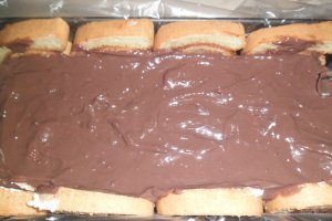 Tort din rulada cu capsuni