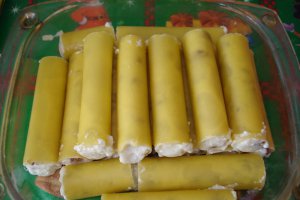 Cannelloni cu branza dulce stafide si smantana