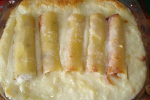 Cannelloni cu branza dulce stafide si smantana