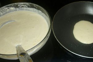 Pancakes (clatite americane) cu kiwi