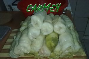 Sarmalute cu carne de porc si kaizer.