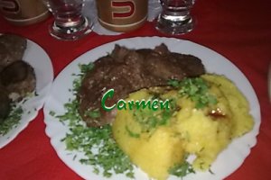 Mamaliguta cu ficat de curcan.