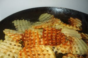 Friptura din piept de pui cu cartofi – rulouri