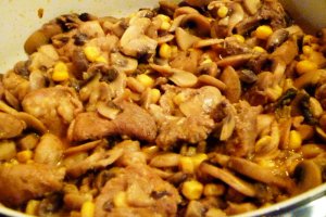 Mancare de ciuperci cu carne de porc