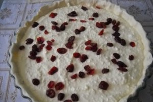 Tarta cu branza si fructe