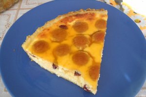 Tarta cu branza si fructe