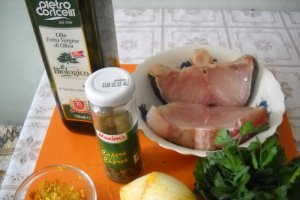Peste cu rosii si sos de portocale