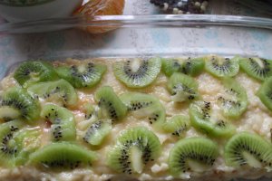 Tort cu piscoturi, fructe si visinata