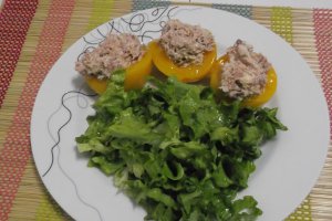 Salata de ton cu piersici