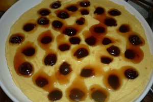 Prajitura pufoasa cu cirese din dulceata