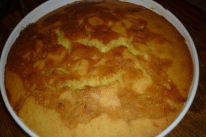 Prajitura pufoasa cu cirese din dulceata