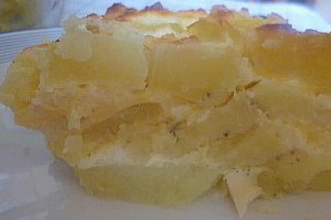 Cartofi gratinati cu ou, lapte si branza la cuptor