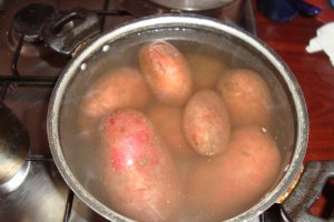 Cartofi gratinati la cuptor