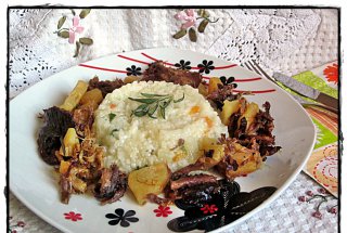 Rață înăbușită în suc de ananas