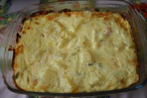 Chiftelute si legume la tava