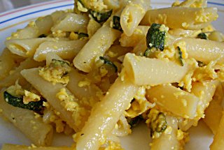 Penne cu dovlecei si parmezan