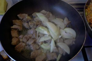 Muschi de porc cu ciuperci si smantana