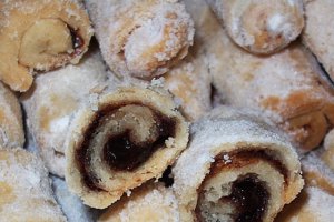 Desert cornulete fragede cu gem
