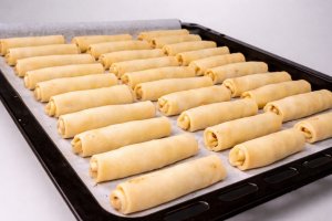 Desert cornulete fragede cu gem