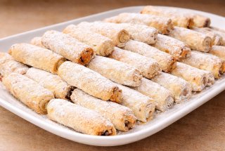Desert cornulete fragede cu gem
