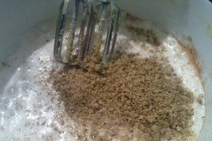 Prajitura cu gem si crema de nuca