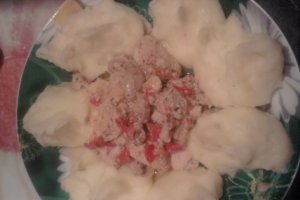Mancare de carne cu legume si smantana