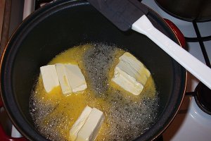 Ciocolata de casa cu orez expandat