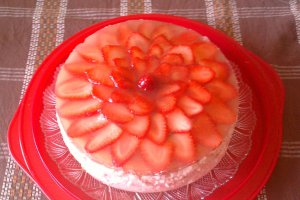 Tort cu capsuni fara lapte