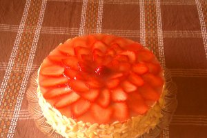 Tort cu capsuni fara lapte
