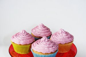 Cupcakes cu crema de visine